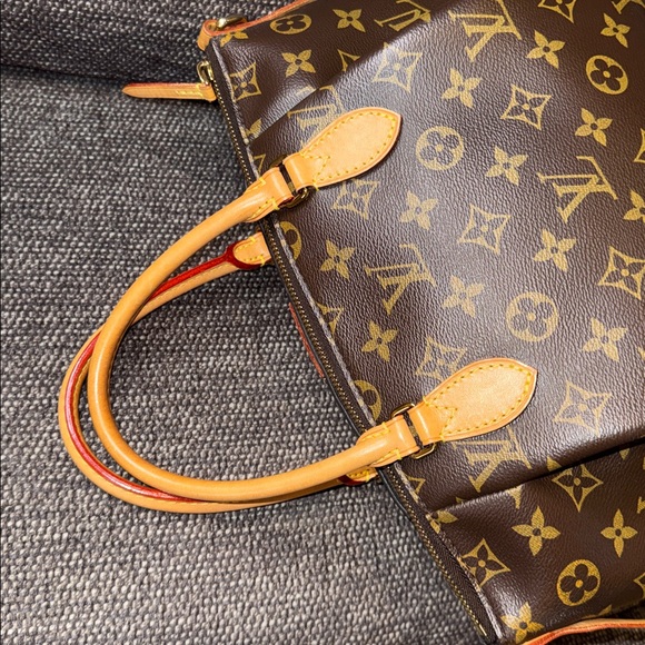 Louis Vuitton Turenne PM Monogram|EUC|Strap included - Picture 12 of 14